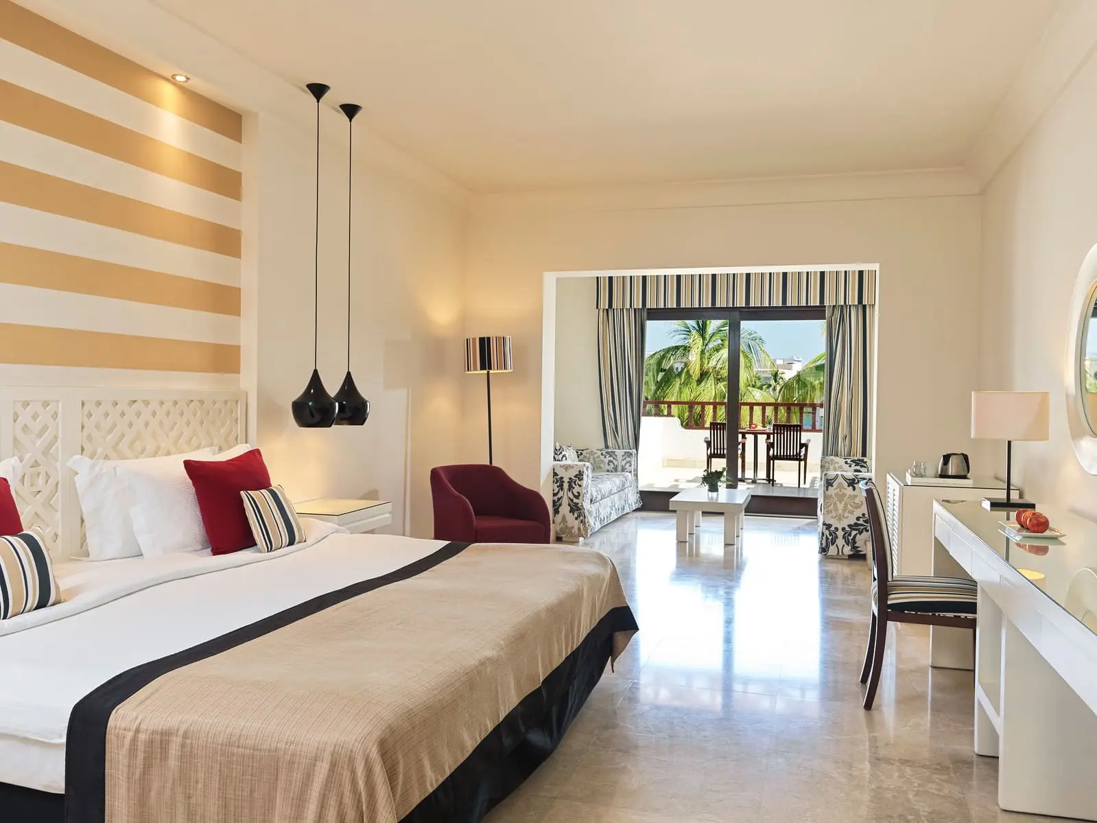 Juweira Boutique Hotel - 2