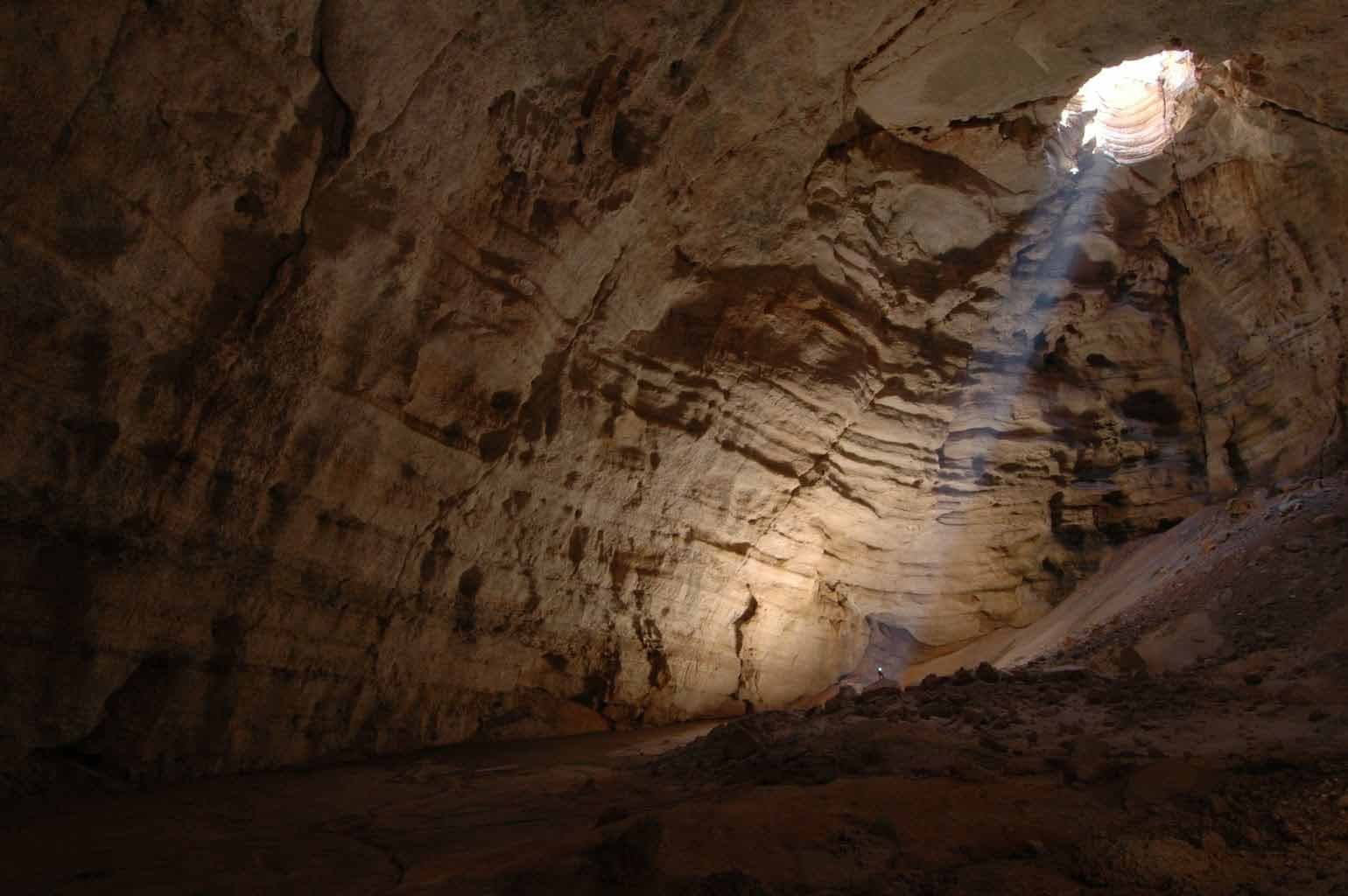 Majlis Al Jinn Cave - 4