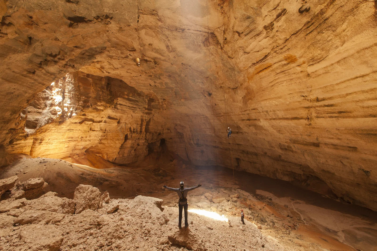 Majlis Al Jinn Cave